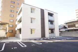 ヒールコート本町【1階】の外観