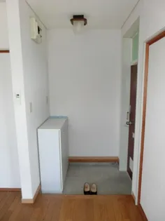 メゾンエイト【1階】の玄関