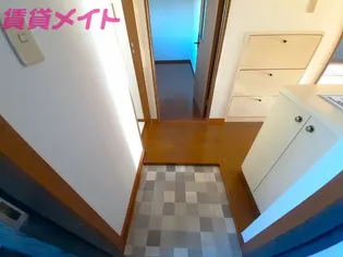 Bright Plaza A棟【4階】の玄関