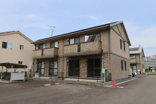 グランドソレーユ B棟【1階】の外観