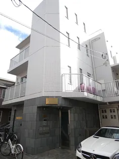 ONE UNDERの画像