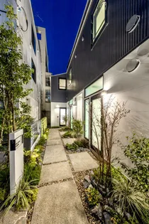 東京都新宿区舟町【一戸建】の外観