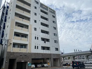 Golden River【2階】の外観