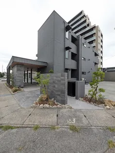 D-GLANZ EAST【2階】の外観