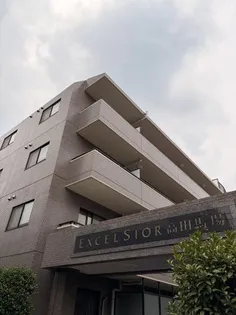 エクセルシオール高田馬場【1階】の外観