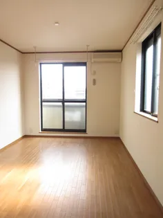 プチコワン【2階】の居間