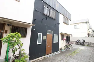 大阪府八尾市西山本町6【一戸建】の外観