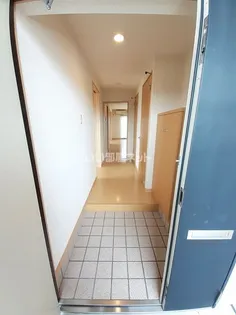 ハッピーフライト【2階】の玄関