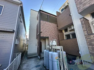 ロイヤルガーデン新田【1階】の外観