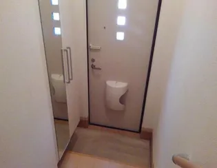 オリエントガーデンA【2階】の玄関