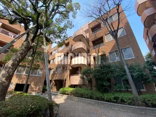 グランドコートB棟【1階】の外観