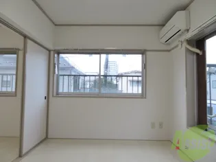 アーバンハイツ中江【2階】の内装