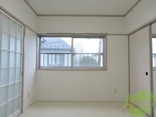 アーバンハイツ中江【2階】の居間