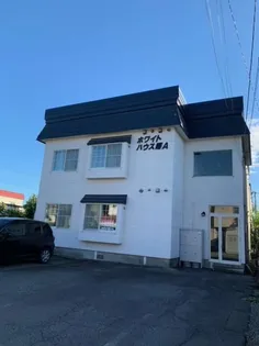 ホワイトハウス曙A棟【1階】の外観