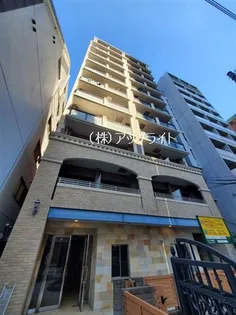 レジディア新宿御苑【4階】の外観