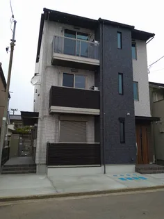 セントラルレジデンス松木【1階】の外観