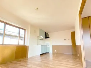 ラファエル V【2階】の居間