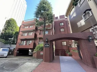 マンション広尾台【1階】の外観