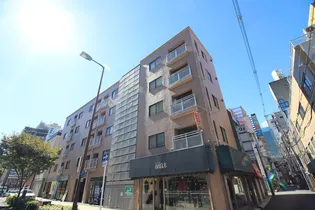 トラディショナル杉本【2階】の外観