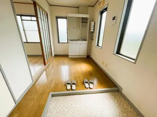 アールビレッジ【1階】の居間