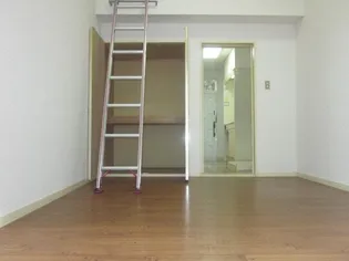 ロフトハウス吹上II【2階】の居間