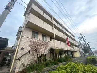 ビューロー中山【4階】の外観