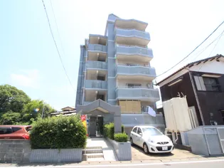 ベルメゾン新宮【1階】の外観