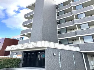 フリーダム9【6階】の外観