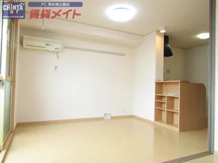 エスプワール矢倉下【2階】の居間