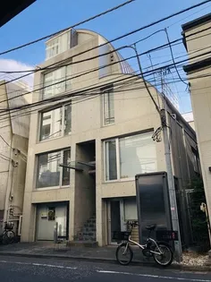 東京都新宿区若葉1【マンション】の外観