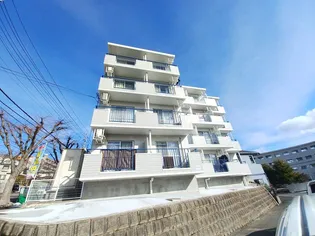 ファーイーストメゾン【3階】の外観