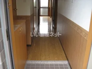 スカイマンション E【5階】の玄関