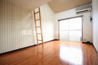 メイプルコート広原【2階】の居間