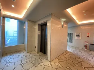 六軒町伍番館の画像