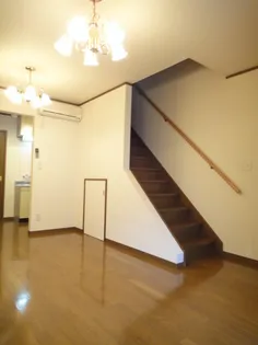 ナバルティAの居間