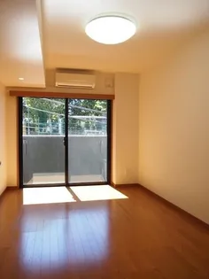 ルーブル渋谷初台【1階】の外観