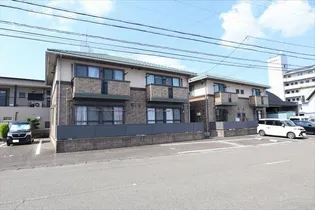 ドミール六条【1階】の外観