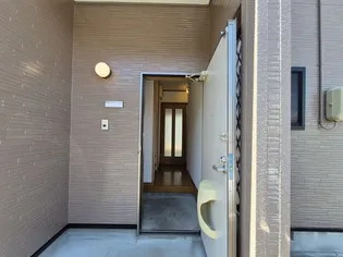 サンファミリーC【1階】の玄関