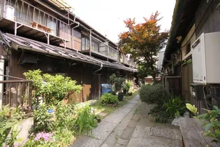 波多野荘【1階】の外観