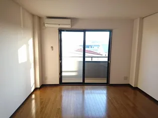 ドルチェ中里【2階】の居間