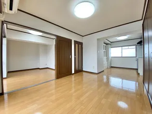 レジデンスカープ請地【3階】の外観