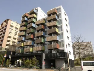 東京都新宿区大京町【マンション】の外観