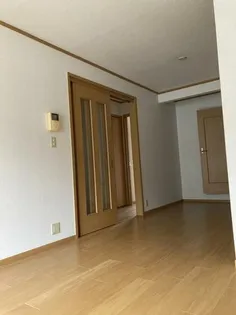 ヴィラエテルネ黒瀬E【2階】の居間