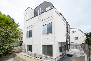Nano 北新宿2【1階】の外観