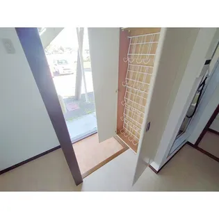 シティハイムイズミ B棟【1階】の玄関