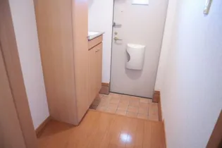 ヴェリテ・ボー II【1階】の玄関