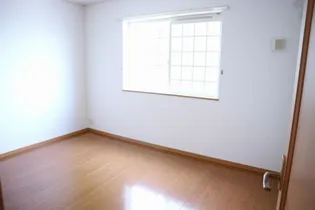 ヴェリテ・ボー II【1階】の居間