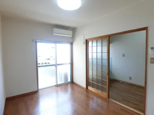 サンメゾン加国No.1【2階】の居間