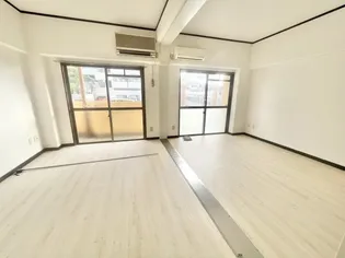 アクセス第5ビル佐賀駅南【1階】の居間