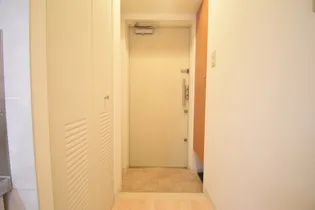 クローヴェーサウスタカハマ【4階】の玄関